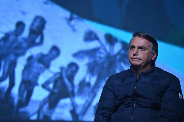 Policía de Brasil acusa al expresidente Bolsonaro de “desvío de regalos” valorados en USD 1,2 millones - Mundo - ABC Color