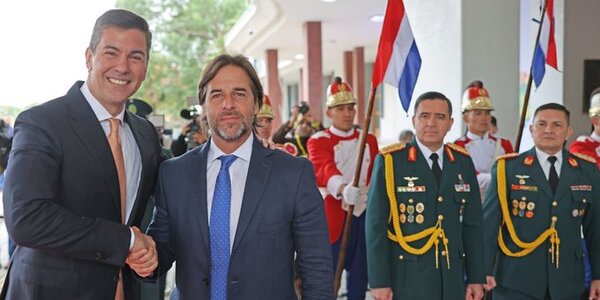 Santi entrega presidencia pro témpore del Mercosur a Lacalle Pou