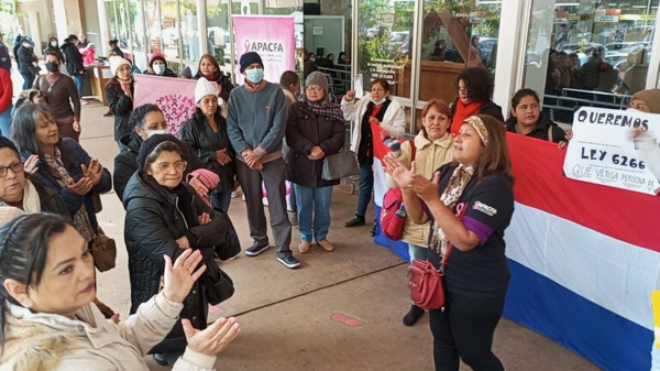 Pacientes oncológicos exigen renuncia de directivos del INCAN por presuntas irregularidades
