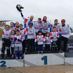 Ciclismo: Campeones del  BMX - Polideportivo - ABC Color
