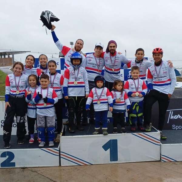 Ciclismo: Campeones del BMX - Polideportivo - ABC Color