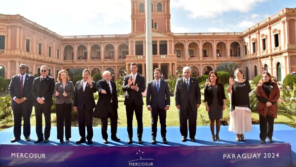 Peña pidió eliminar barreras y hubo tensión de Lula y Lacalle con Milei