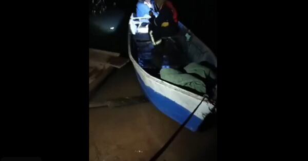 Diario HOY | Buscan a persona desaparecida tras vuelco de canoa