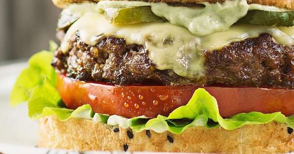 Diario HOY | Una joven se atragantó mientras comía una hamburguesa y murió