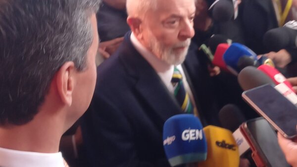 El presi Peña actuó de ataja-micrófono de Lula