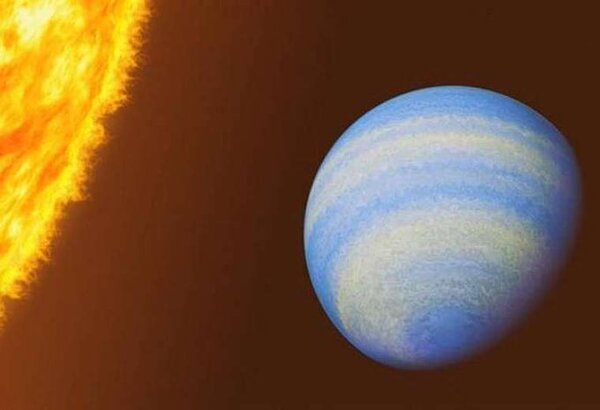El planeta azul que hierve a 1.000 grados y huele a "huevos podridos"