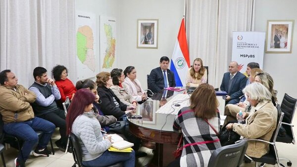 Incán: Ministra destituye a director médico y a secretario que difundió polémica circular