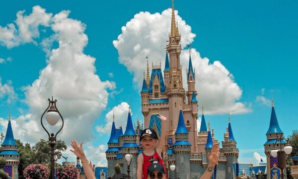 ¡Ni fu ni fa!: Miguel Almirón de paseo en Disneylandia tras eliminarse de la Copa América