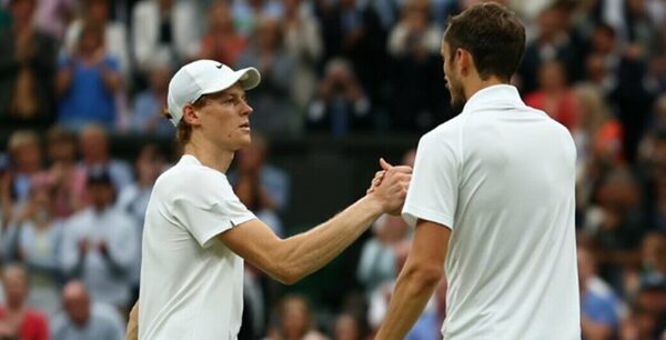 Versus / ¡Sorpresa! Daniil Medvedev elimina al número uno del mundo, Jannik Sinner