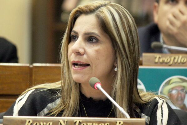 Diputada Roya Torres dijo sentirse “en desventaja” tras imputación por caso de nepotismo - El Trueno
