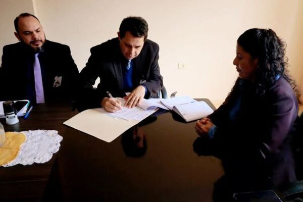 FIA-UNE firma convenio marco de cooperación con Municipalidad de Mbaracayú.