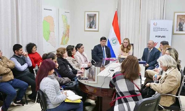 Incán: Ministra destituye a director médico y a secretario que difundió polémica circular – Prensa 5