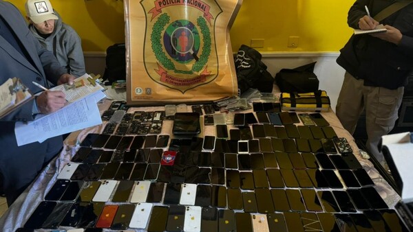 Cae un colombiano con 176 celulares, una pistola y equipos electrónicos en hotel de Asunción