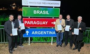Firman acuerdo para promover la triple frontera como destino turístico