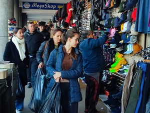 Compradores argentinos revitalizan el comercio en Encarnación
