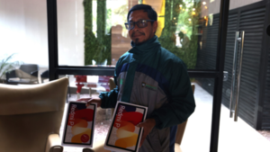 Consultora española dona 8 tablets de última generación a comunidad indígena - trece