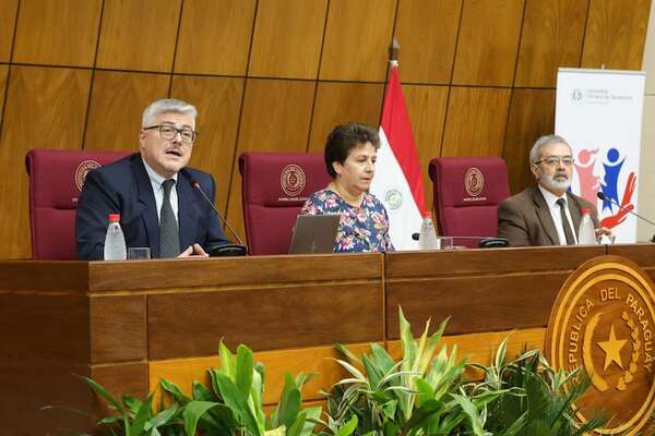 Educación sexual: hombres no oyen bien voz aguda femenina; “hábleles bajito”, dice autora de “12 Ciencias” - Nacionales - ABC Color