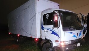 Falsos policías asaltan camión de encomiendas