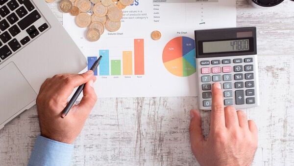 Caída en las tasas de préstamos de consumo y comerciales arrastra abaratamiento interanual del crédito