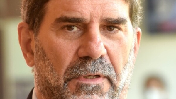 Destituyen a director médico y al secretario del Incán por circulares