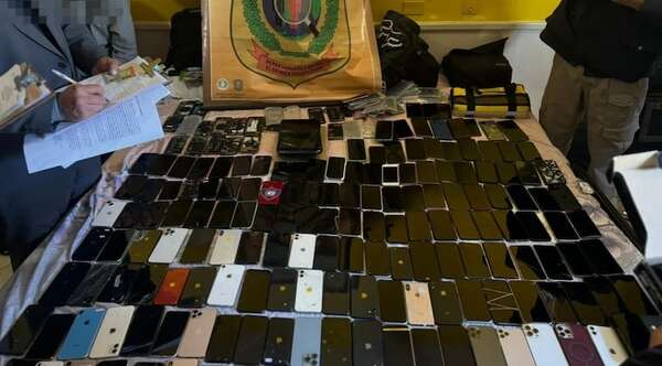 Hallan más de 170 celulares en poder de un colombiano en el microcentro de Asunción - Noticiero Paraguay
