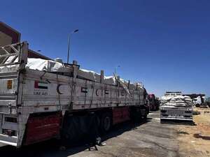 La larga espera de los camioneros a la intemperie para cruzar a Gaza con ayuda humanitaria - Mundo - ABC Color