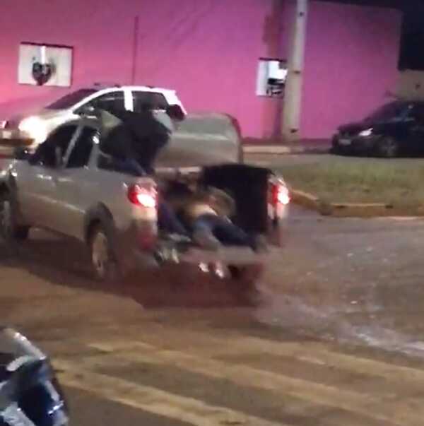 Ocupantes de una motocicleta hieren de varios balazos a un hombre