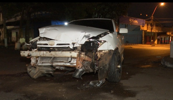 Choque entre dos vehículos deja heridos leves en San Lorenzo - Unicanal