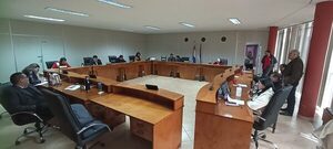 Ante nula colaboración del intendente Cano, ediles solicitan a la CGR fiscalizar la Comuna - La Clave