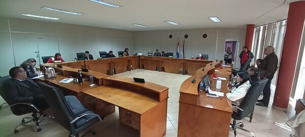 Ante nula colaboración del intendente Cano, ediles solicitan a la CGR fiscalizar la Comuna - La Clave