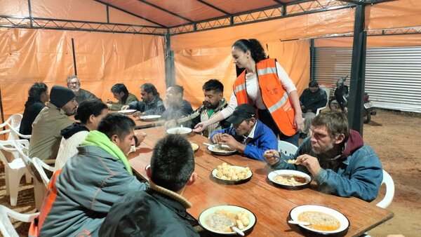 SEN asiste a casi 70 personas en situación de calle debido al intenso frío en Asunción