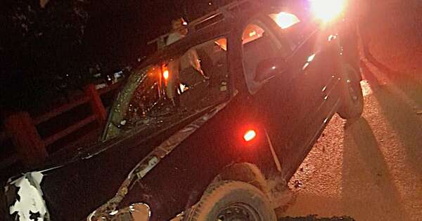 Diario HOY | Borracho se salva de caer al río Monday tras chocar contra el puente