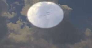 Diario HOY | VIDEO| Peligroso cruce de dos aviones en pleno vuelo