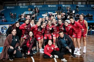 Versus / Félix Pérez Cardozo es campeón por undécima vez en Básquet Femenino