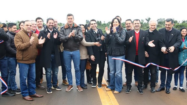 Inauguran puente de hormigón sobre el río Yguazú - Noticiero Paraguay