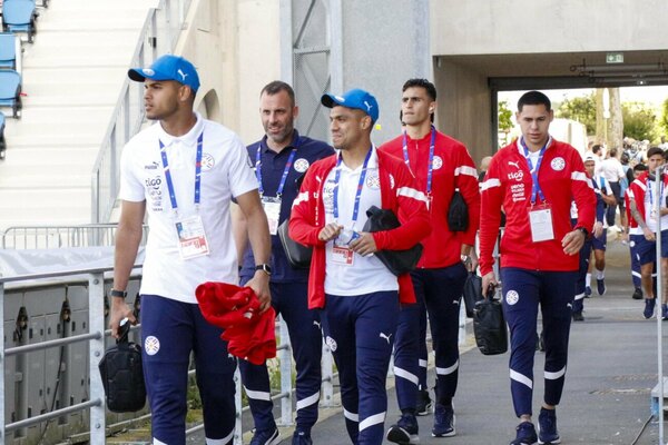 Versus / El elegido: La Albirroja confirma al reemplazante de Fabrizio Peralta en París