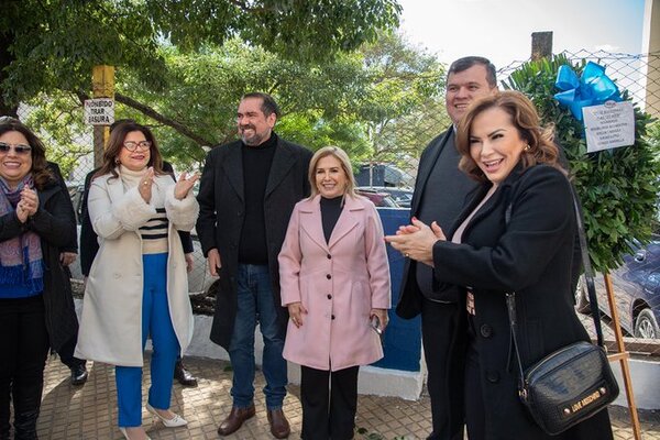 Senadores ´liberocartistas´ rinden homenaje a fundadores del Centro Democrático