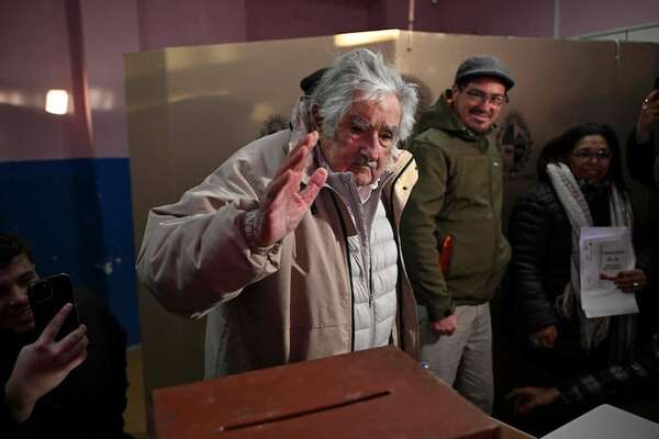 Expresidente Mujica atraviesa “el momento más difícil” de su terapia contra el cáncer - Mundo - ABC Color