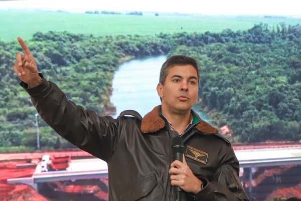 Peña critica a legisladores por abandonar sus distritos y cambiar de vida en Asunción