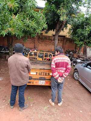 Policía detiene a dos sujetos por hurto en Trinidad