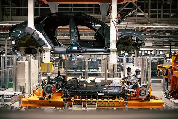 Audi se plantea cerrar su planta en Bruselas por la menor demanda de veh铆culos el茅ctricos - Revista PLUS