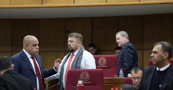 Villalba y Soroka casi se van a las manos por el bastón de Stroessner