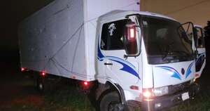 Diario HOY | Delincuentes vestidos de policías asaltan camión transportador y se roban las mercaderías