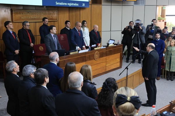 Toman juramento a César Ruffinelli como miembro del Consejo de la Magistratura - ADN Digital