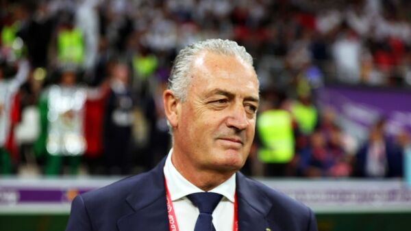 ¿Quién es y qué ganó Gustavo Alfaro como entrenador?