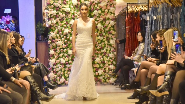 Desfile en María Uliambre