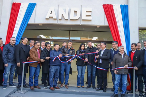 ANDE habilitó moderno edificio corporativo en la Agencia Regional Coronel Oviedo - ADN Digital