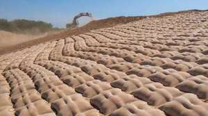 Pilcomayo: pobladores reclaman continuar con los trabajos del muro de contención - Noticias del Chaco - ABC Color