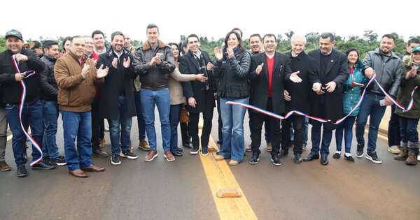 La Nación / Peña inauguró puente que impulsará al sector productivo