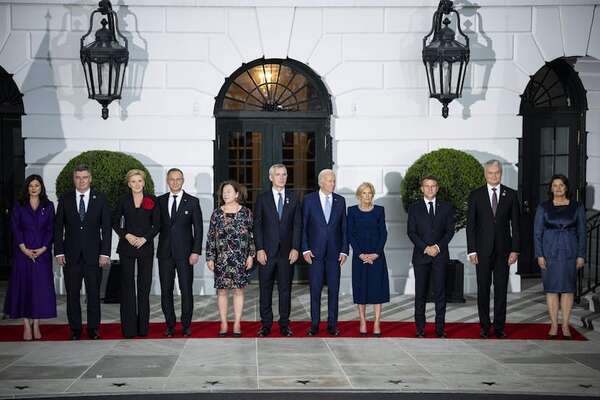 Biden acoge una cena de “buenos amigos” para celebrar los 75 años de una OTAN ampliada - Mundo - ABC Color